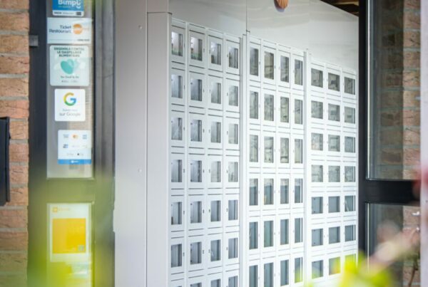 A connected locker seen from outside a store