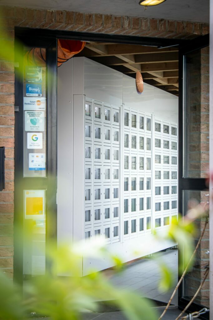 A connected locker seen from outside a store