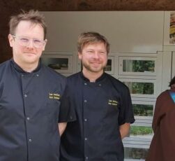 David et Jérémy, les patrons du distributeur automatique Les recettes des tontons