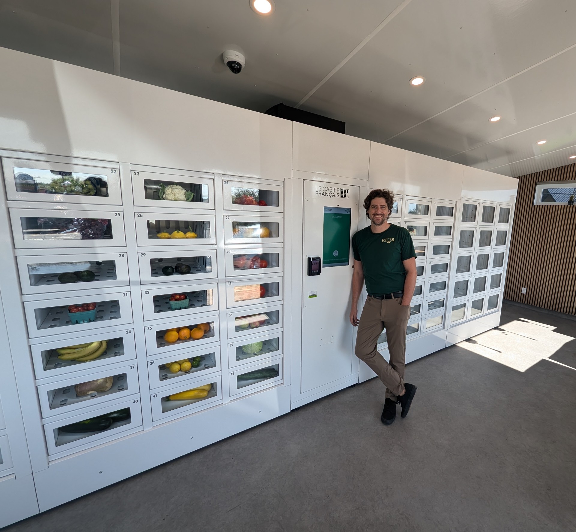 KIOS Grocery: An automated locker installation that showcases local products 🌽